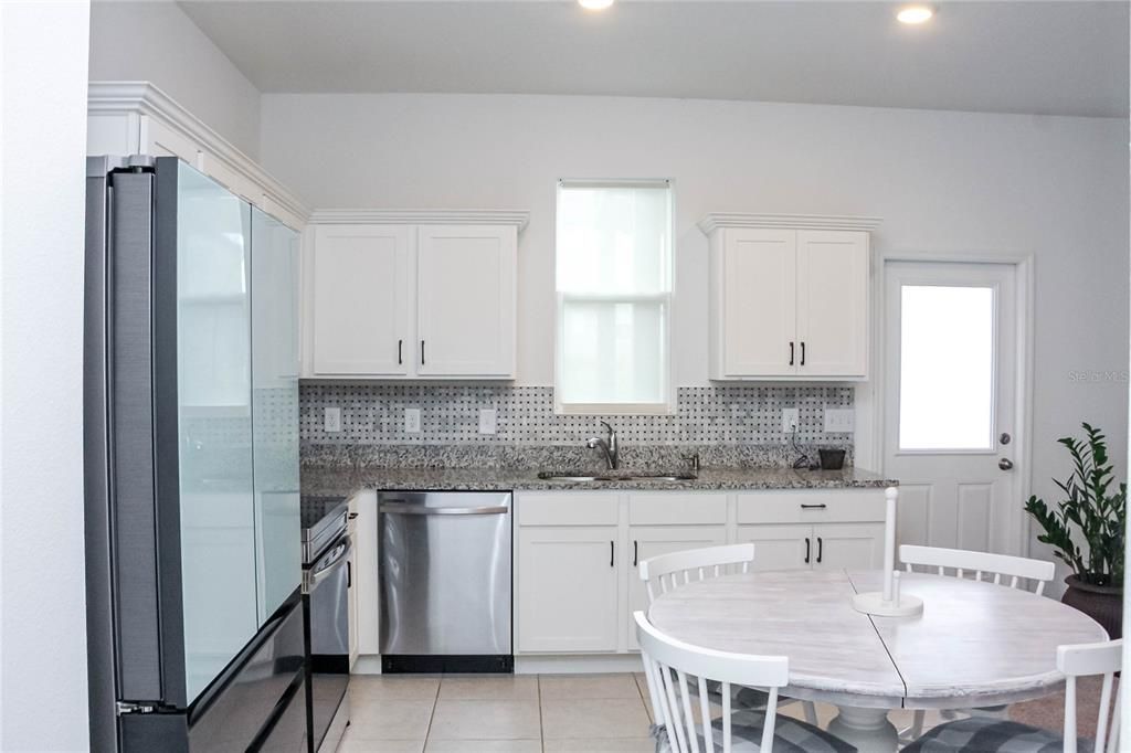 В аренду: $2,500 (3 спален, 2 ванн, 1687 Квадратных фут)