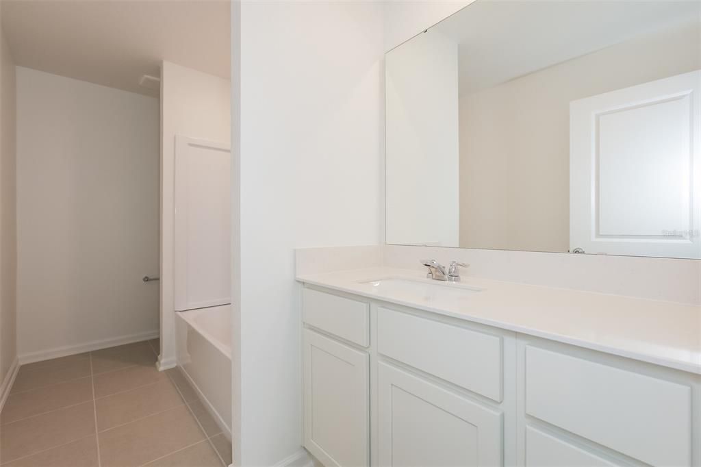 出租: $2,140 (5 贝兹, 2 浴室, 2326 平方英尺)