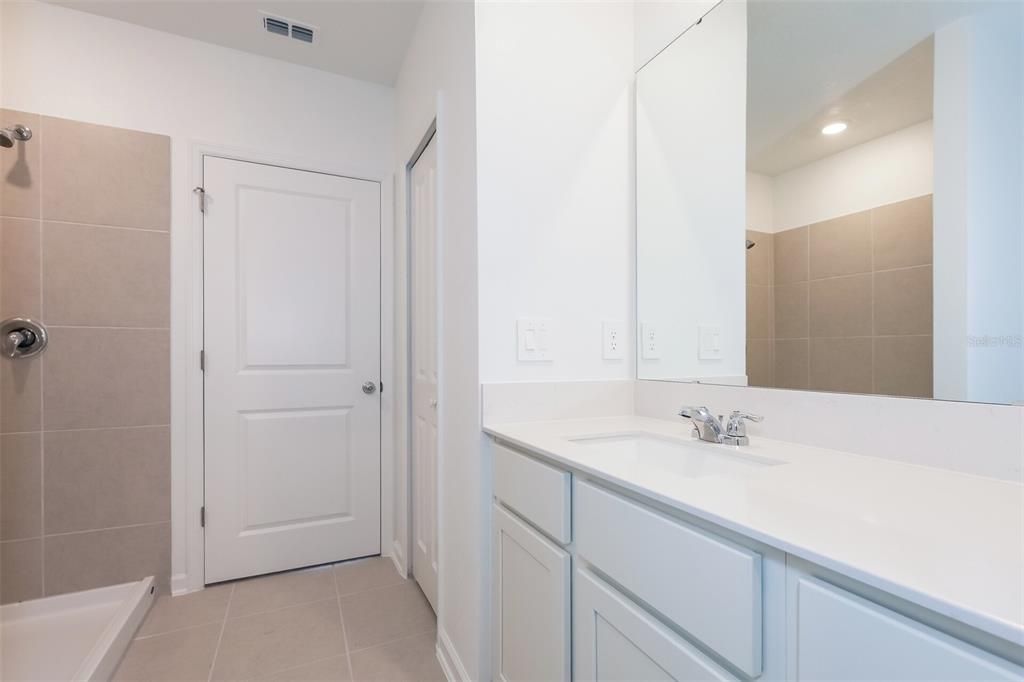 出租: $2,140 (5 贝兹, 2 浴室, 2326 平方英尺)