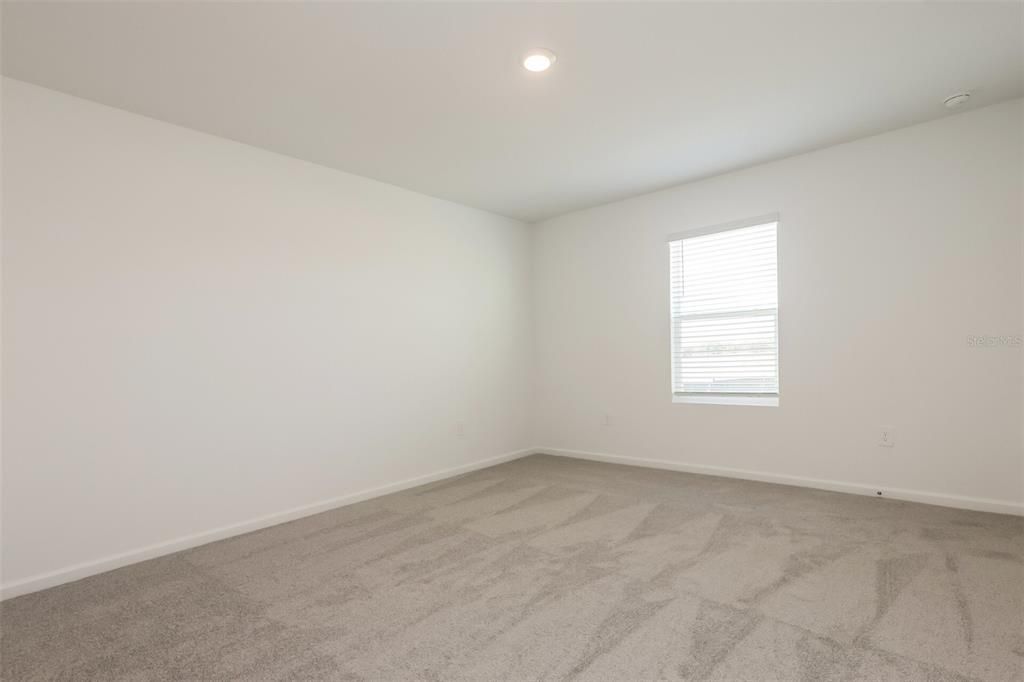 出租: $2,140 (5 贝兹, 2 浴室, 2326 平方英尺)