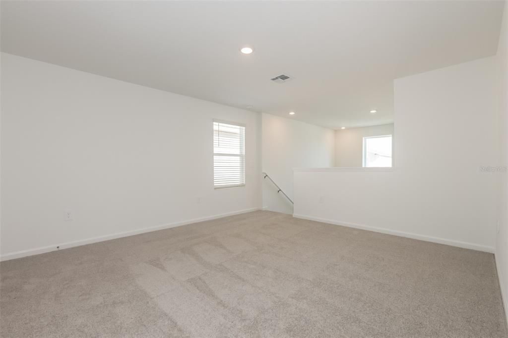 出租: $2,140 (5 贝兹, 2 浴室, 2326 平方英尺)