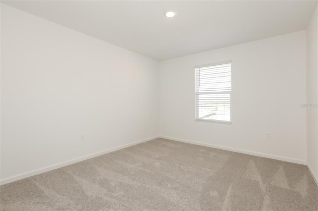 出租: $2,140 (5 贝兹, 2 浴室, 2326 平方英尺)