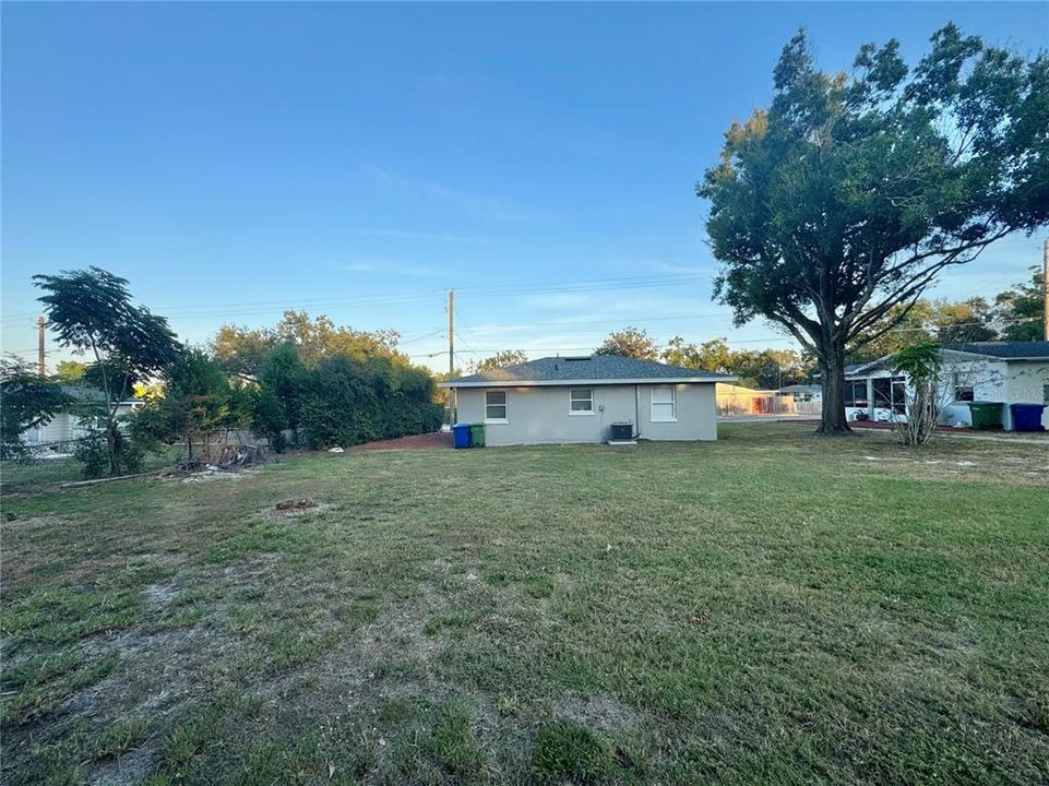 合同活跃: $180,000 (2 贝兹, 1 浴室, 708 平方英尺)