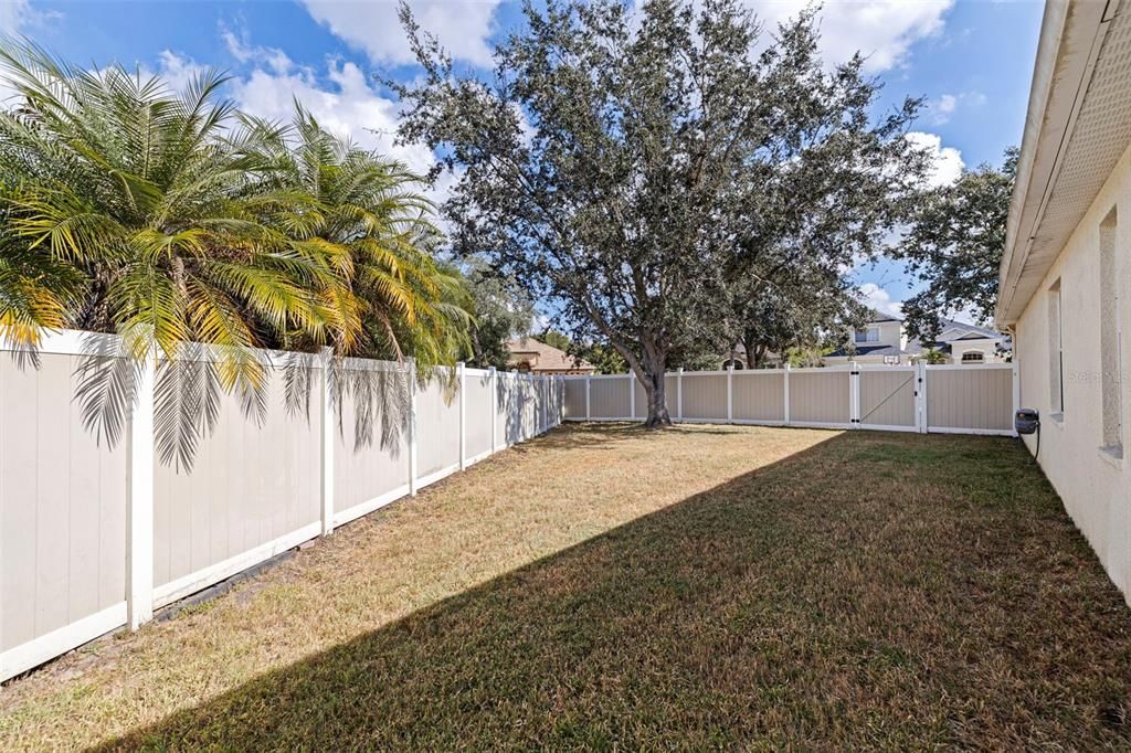 For Sale: $499,000 (4 beds, 3 baths, 2666 Square Feet)