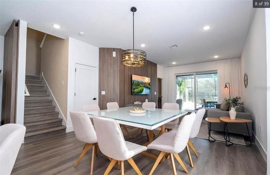 出租: $4,300 (5 贝兹, 4 浴室, 2200 平方英尺)