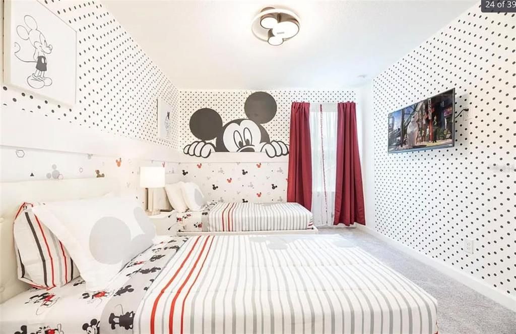 出租: $4,300 (5 贝兹, 4 浴室, 2200 平方英尺)