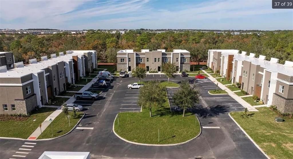 出租: $4,300 (5 贝兹, 4 浴室, 2200 平方英尺)