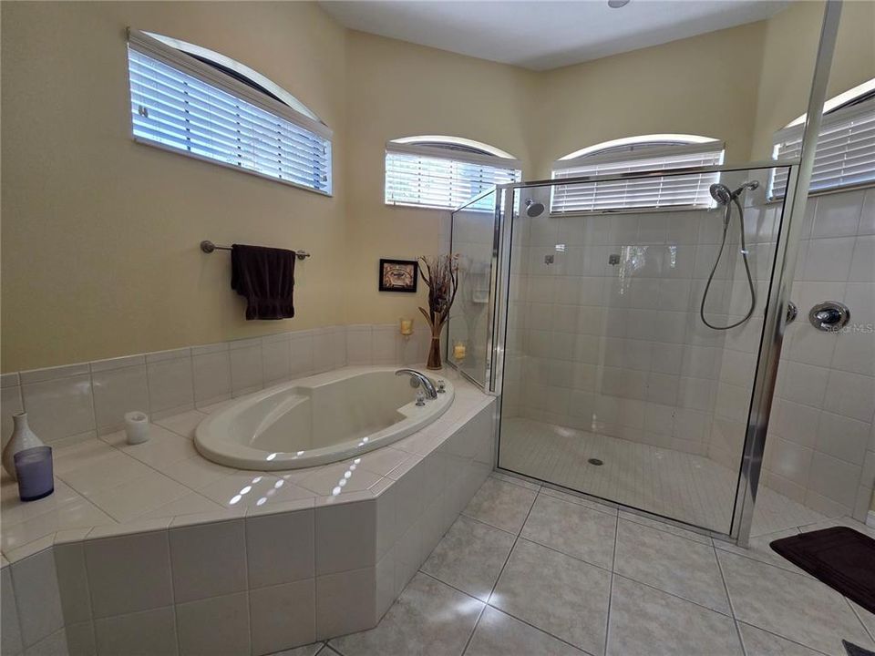 For Sale: $388,000 (3 beds, 2 baths, 2160 Square Feet)