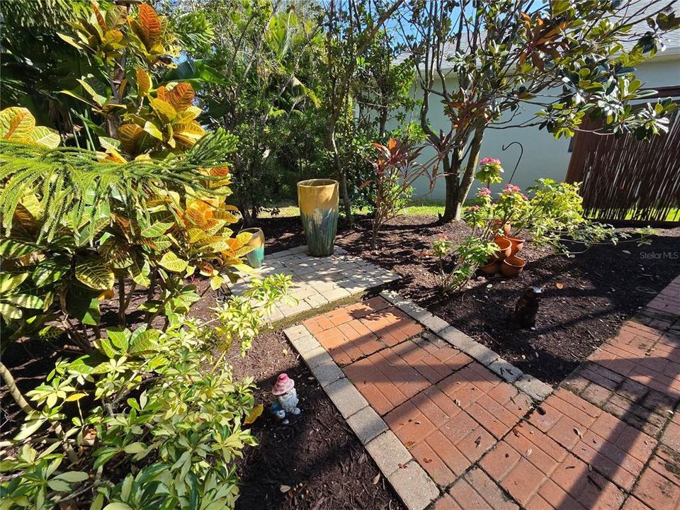 For Sale: $388,000 (3 beds, 2 baths, 2160 Square Feet)