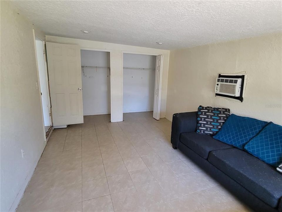 В аренду: $1,295 (2 спален, 1 ванн, 1044 Квадратных фут)