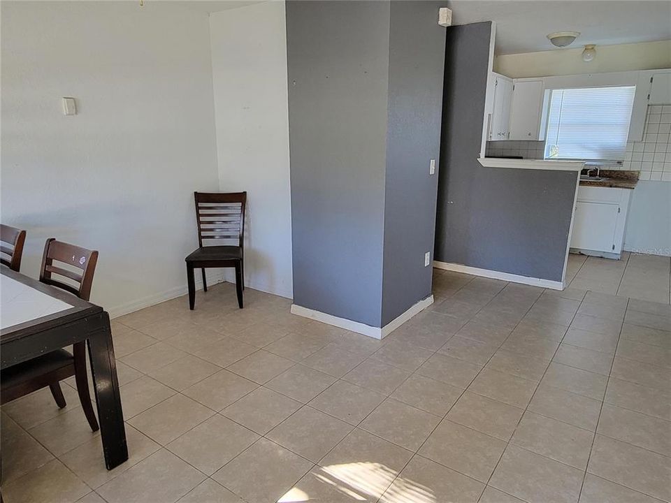 В аренду: $1,295 (2 спален, 1 ванн, 1044 Квадратных фут)