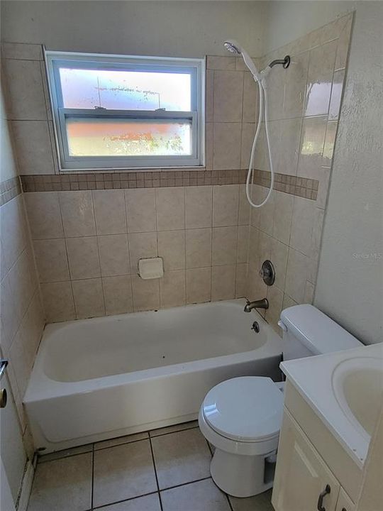 В аренду: $1,295 (2 спален, 1 ванн, 1044 Квадратных фут)