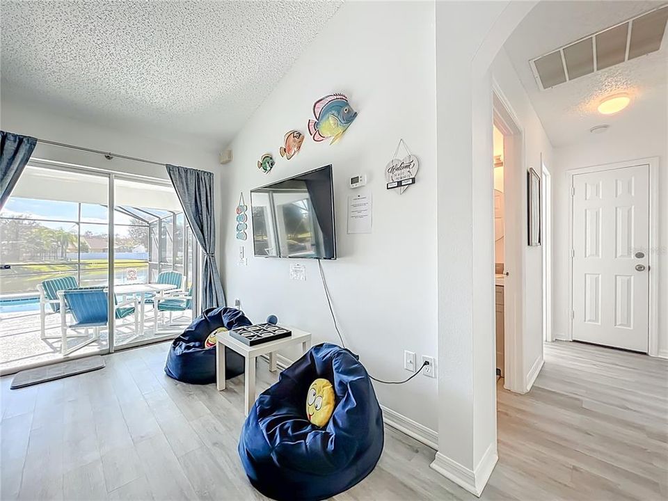 For Sale: $419,000 (3 beds, 2 baths, 1341 Square Feet)