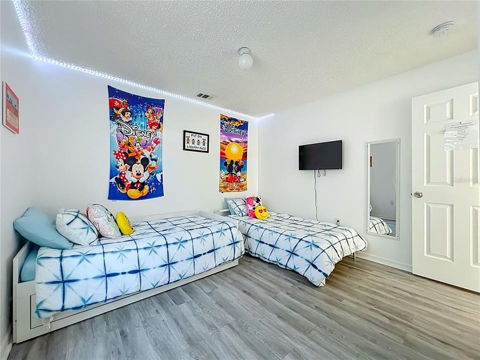 For Sale: $419,000 (3 beds, 2 baths, 1341 Square Feet)