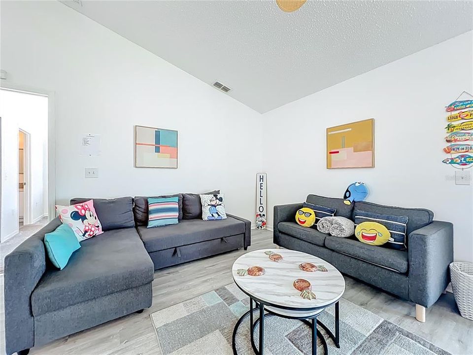 For Sale: $419,000 (3 beds, 2 baths, 1341 Square Feet)