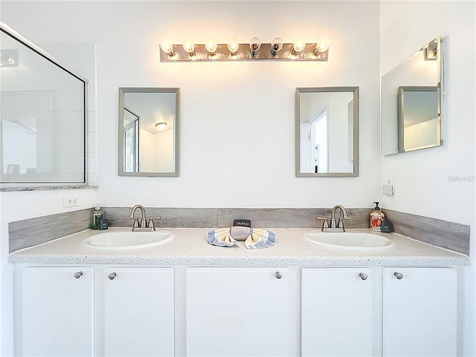 For Sale: $419,000 (3 beds, 2 baths, 1341 Square Feet)