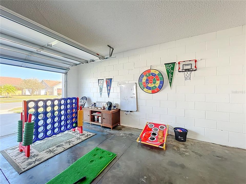 For Sale: $419,000 (3 beds, 2 baths, 1341 Square Feet)