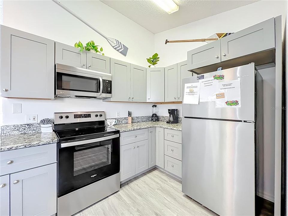 For Sale: $419,000 (3 beds, 2 baths, 1341 Square Feet)