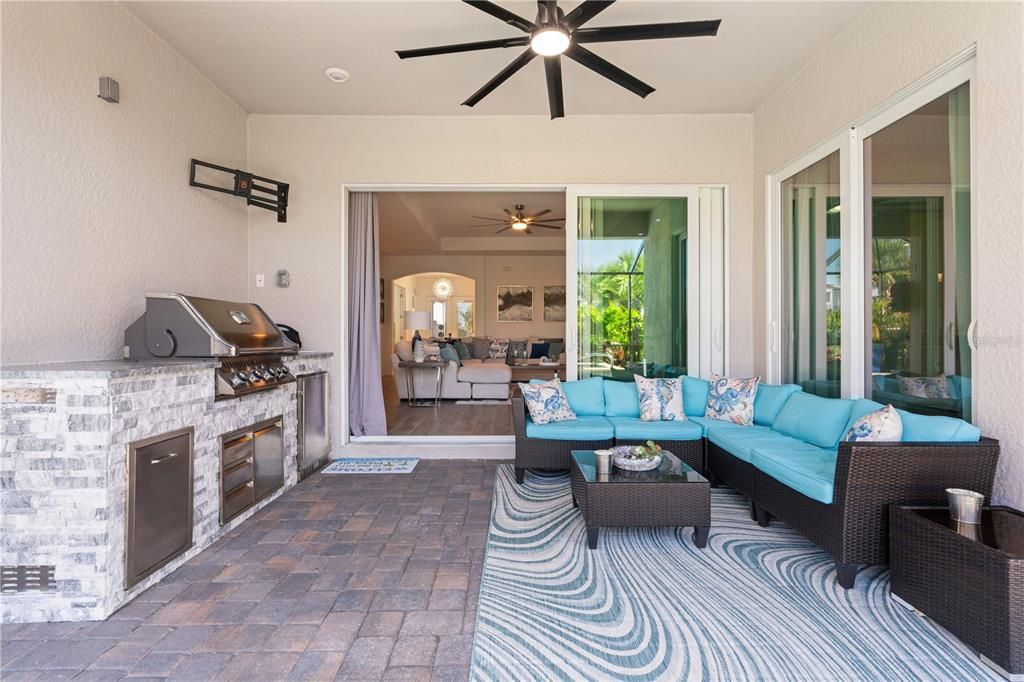 For Sale: $825,000 (3 beds, 3 baths, 2461 Square Feet)