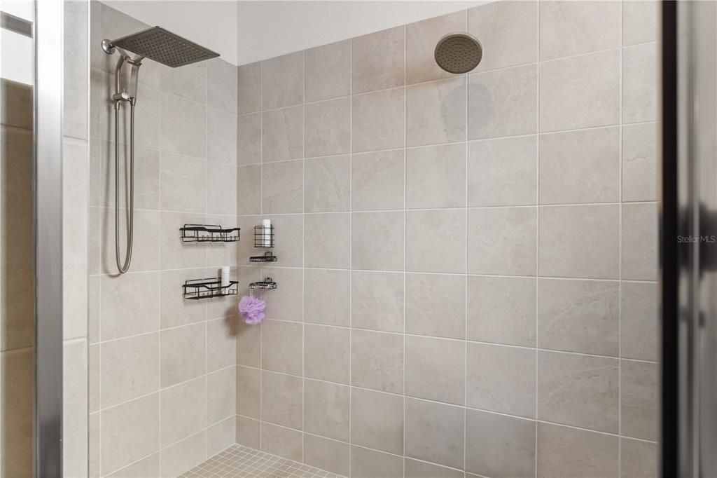 For Sale: $825,000 (3 beds, 3 baths, 2461 Square Feet)