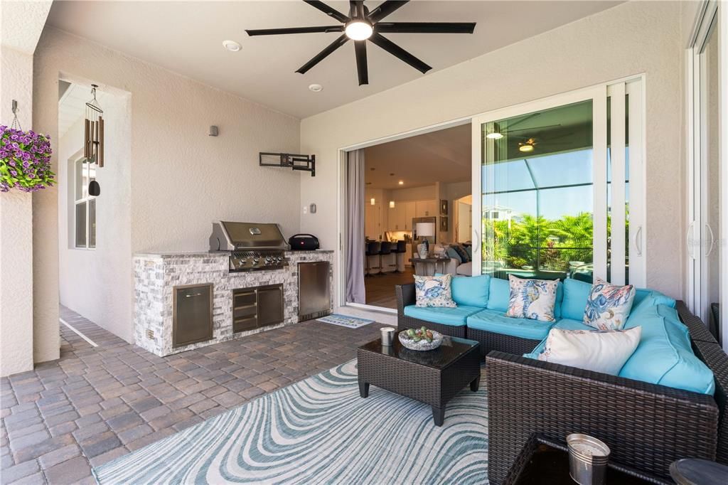 For Sale: $825,000 (3 beds, 3 baths, 2461 Square Feet)