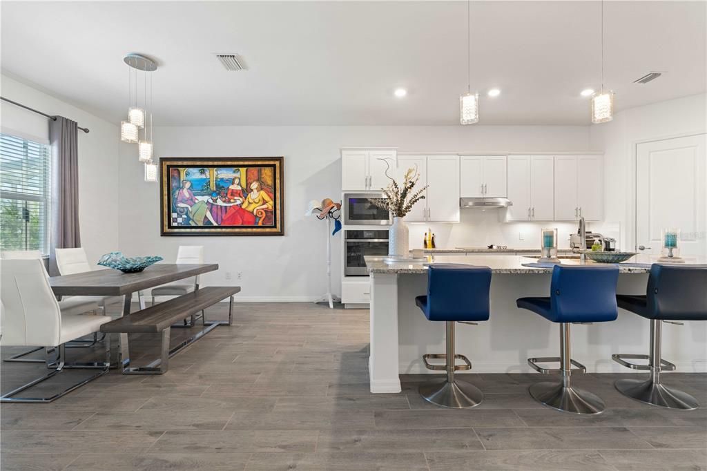 For Sale: $825,000 (3 beds, 3 baths, 2461 Square Feet)