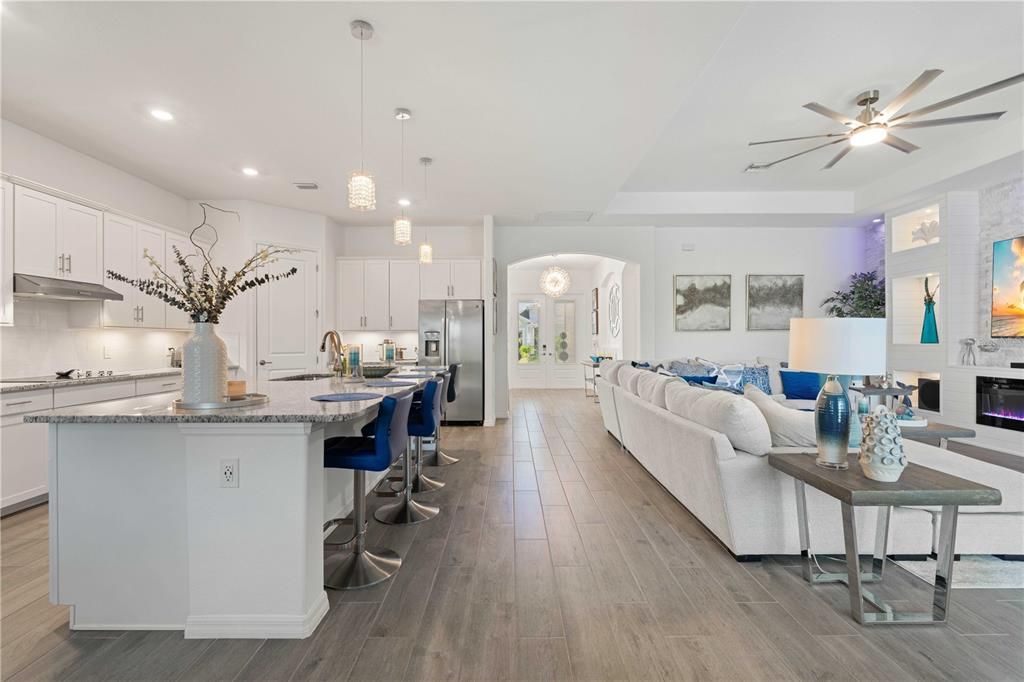 For Sale: $825,000 (3 beds, 3 baths, 2461 Square Feet)