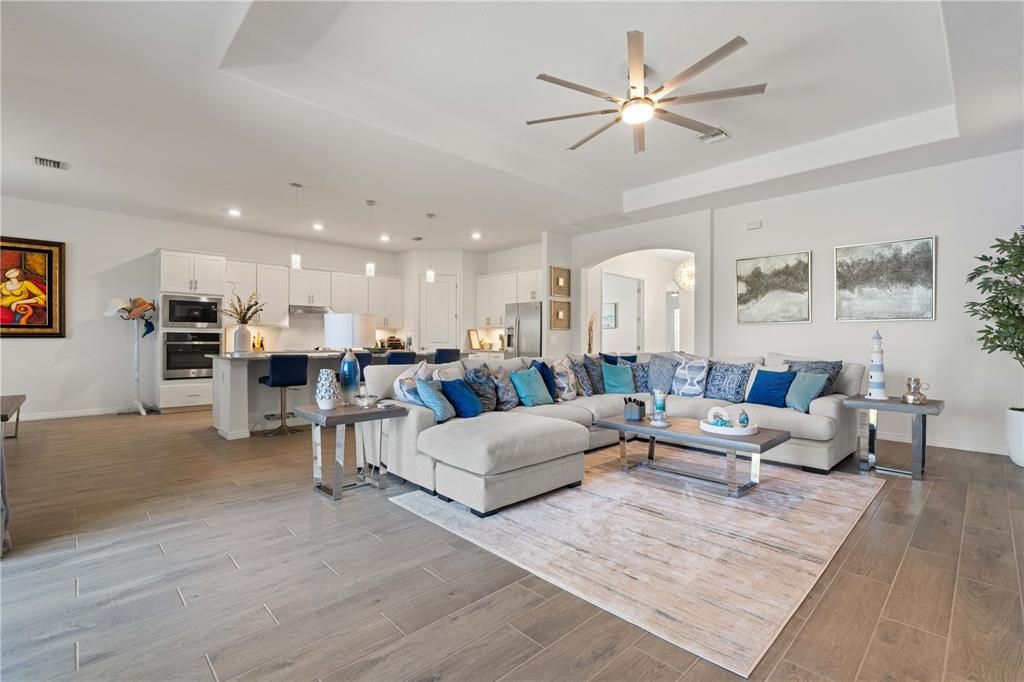 For Sale: $825,000 (3 beds, 3 baths, 2461 Square Feet)