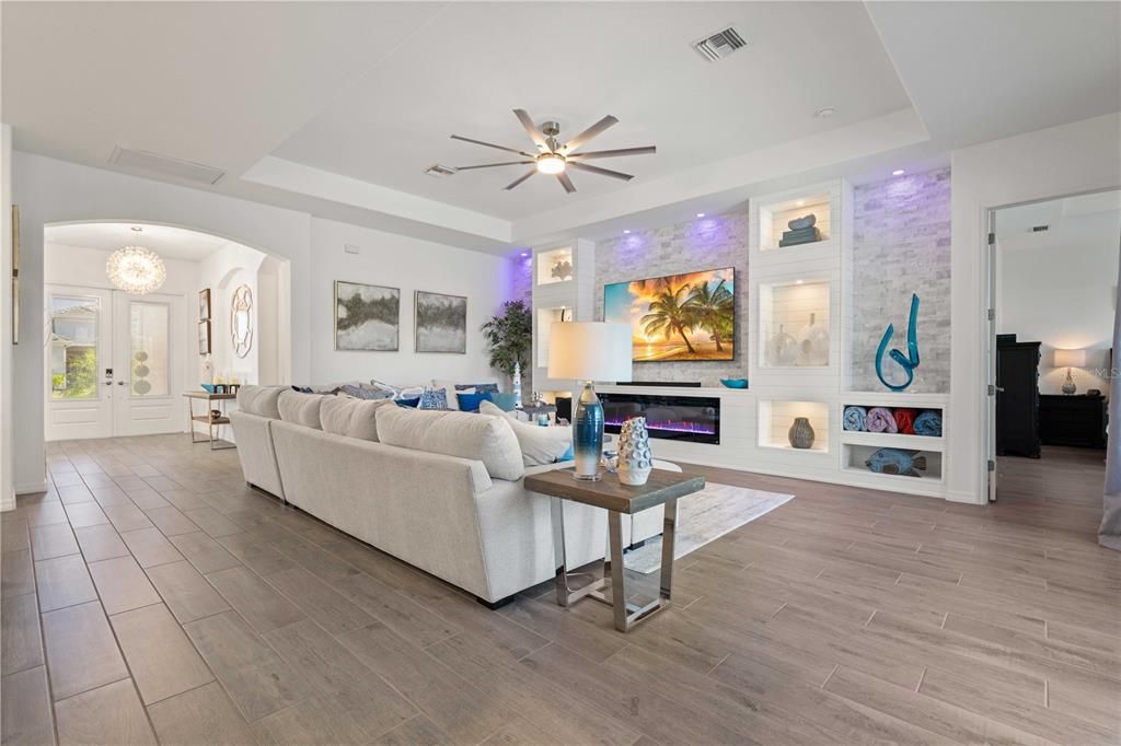 For Sale: $825,000 (3 beds, 3 baths, 2461 Square Feet)