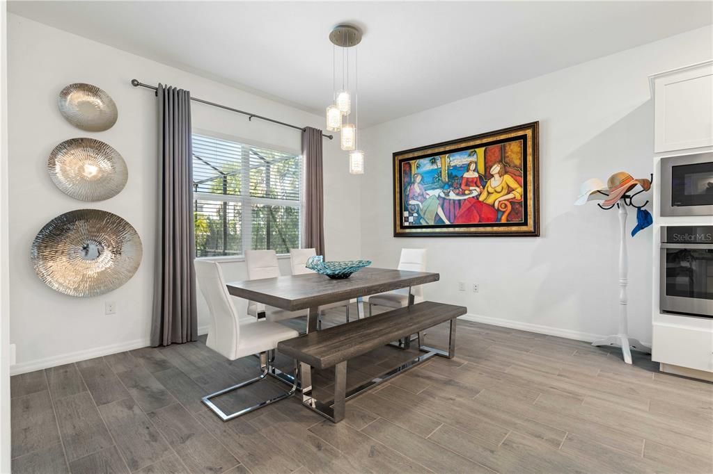 For Sale: $825,000 (3 beds, 3 baths, 2461 Square Feet)