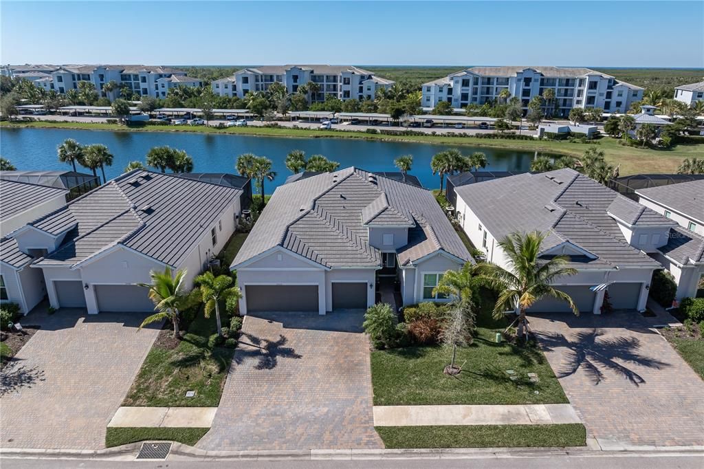 For Sale: $825,000 (3 beds, 3 baths, 2461 Square Feet)