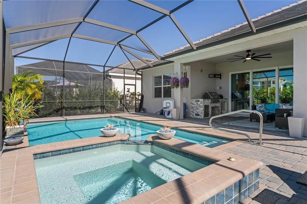 For Sale: $825,000 (3 beds, 3 baths, 2461 Square Feet)