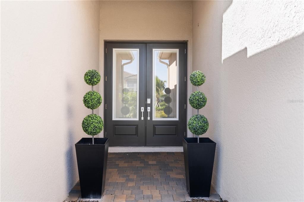 For Sale: $825,000 (3 beds, 3 baths, 2461 Square Feet)