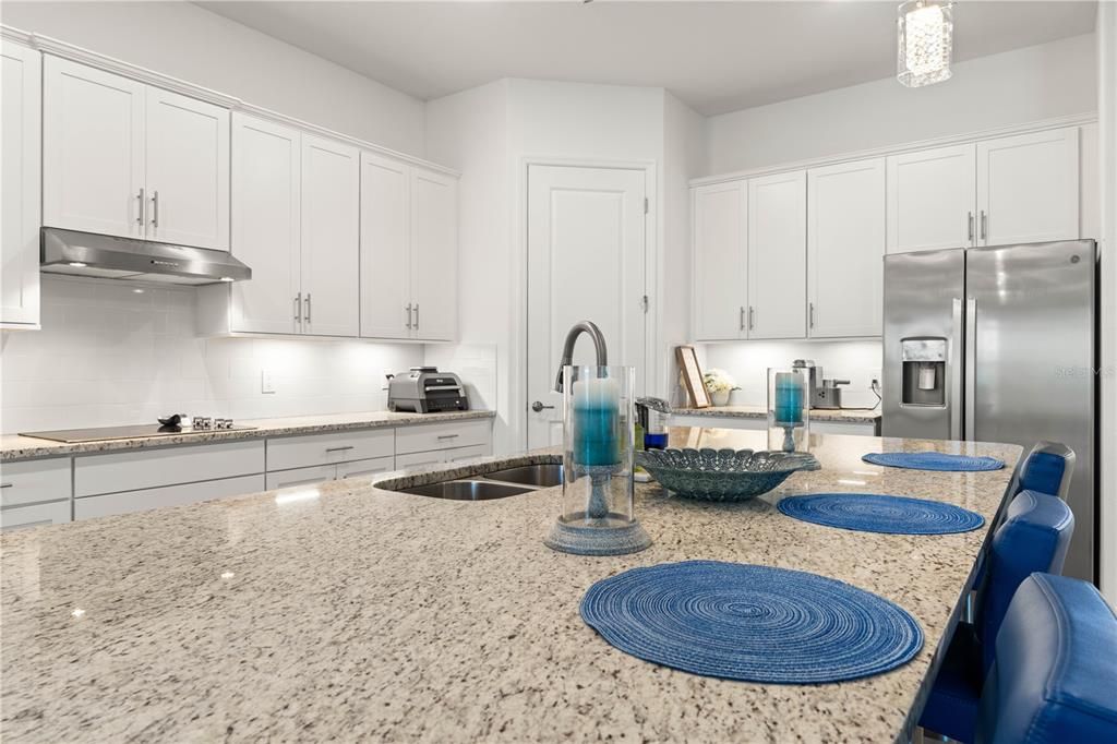 For Sale: $825,000 (3 beds, 3 baths, 2461 Square Feet)