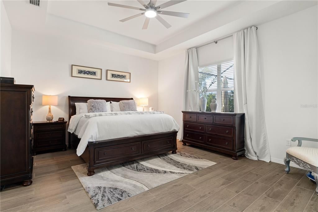 For Sale: $825,000 (3 beds, 3 baths, 2461 Square Feet)