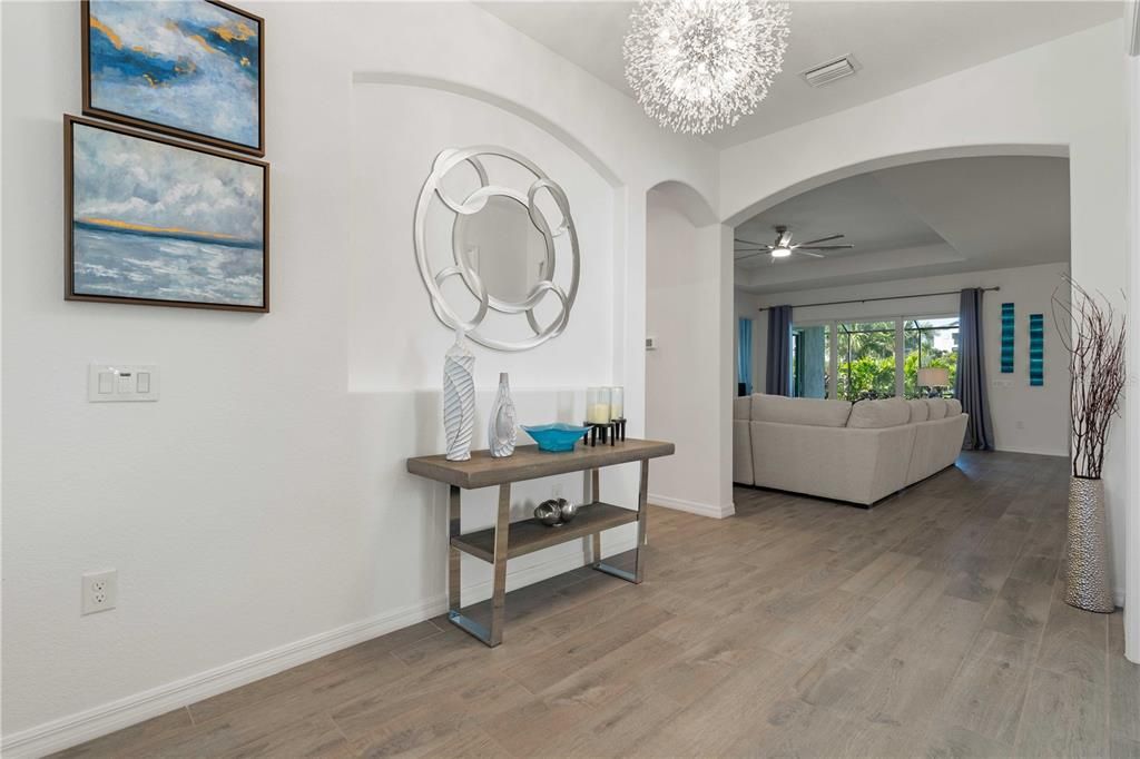 For Sale: $825,000 (3 beds, 3 baths, 2461 Square Feet)