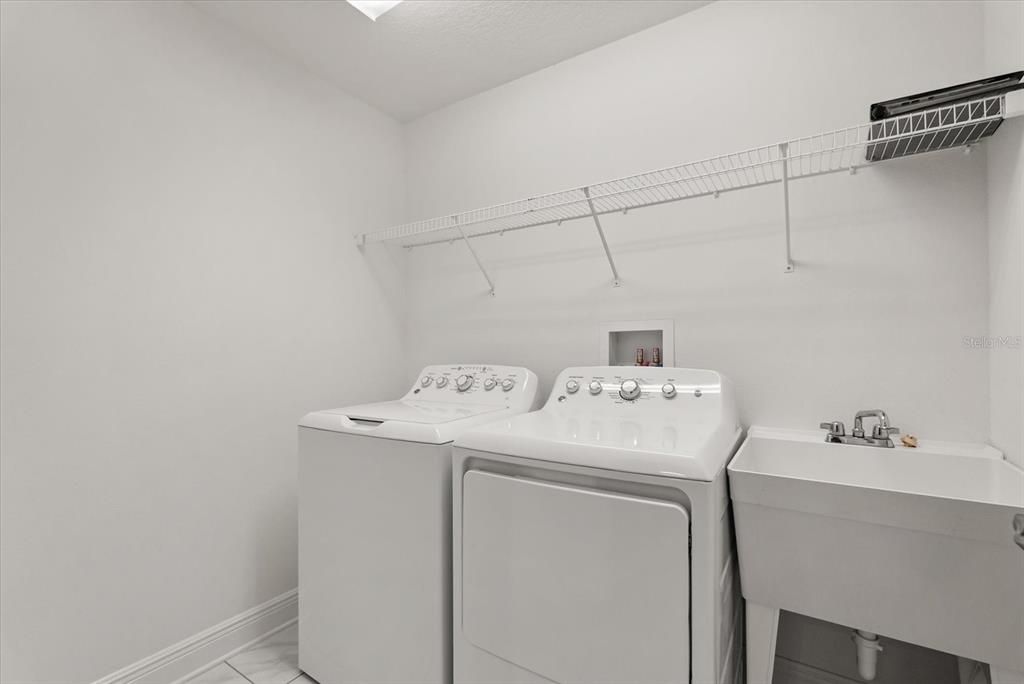 En Venta: $385,000 (3 camas, 2 baños, 1786 Pies cuadrados)