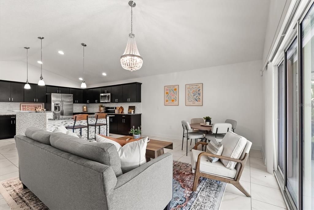 En Venta: $385,000 (3 camas, 2 baños, 1786 Pies cuadrados)