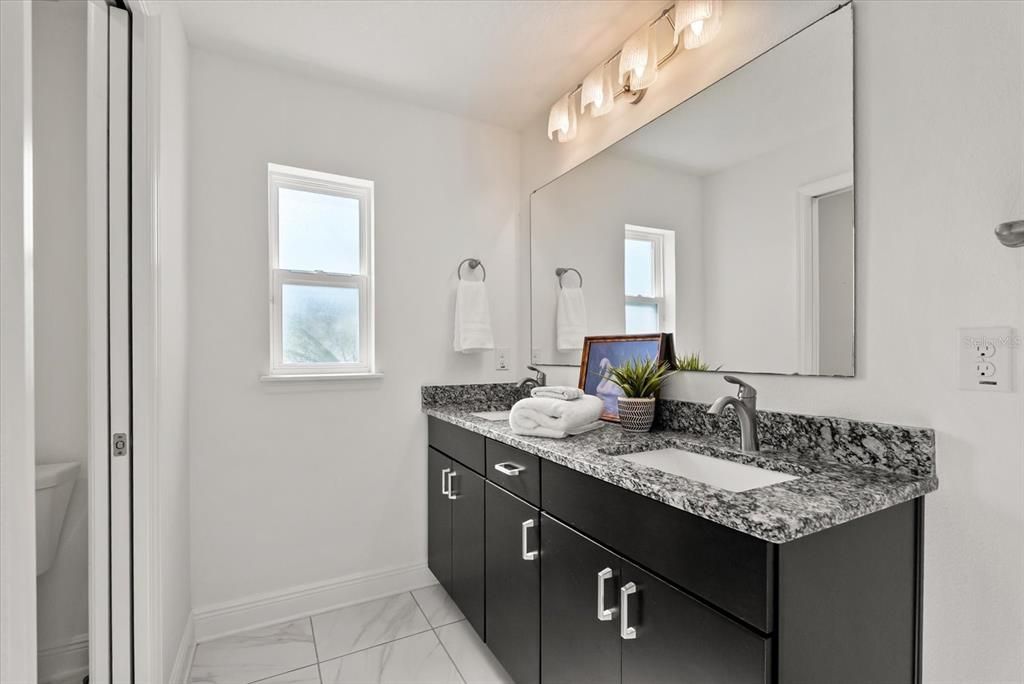 En Venta: $385,000 (3 camas, 2 baños, 1786 Pies cuadrados)