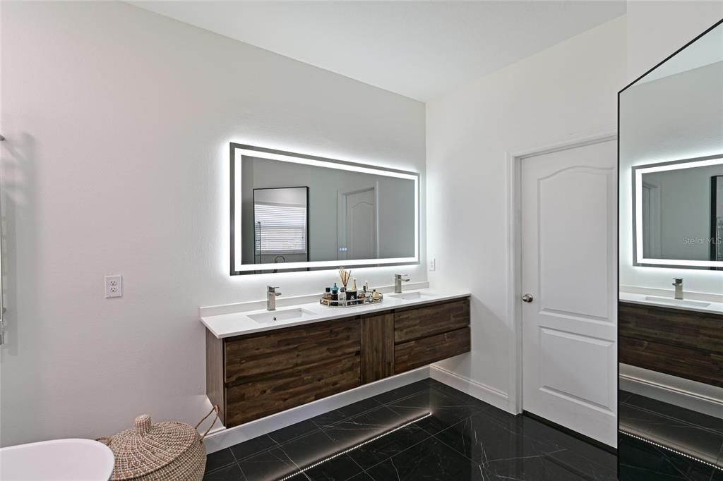 For Sale: $824,900 (3 beds, 3 baths, 2642 Square Feet)