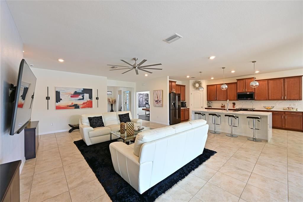 For Sale: $824,900 (3 beds, 3 baths, 2642 Square Feet)