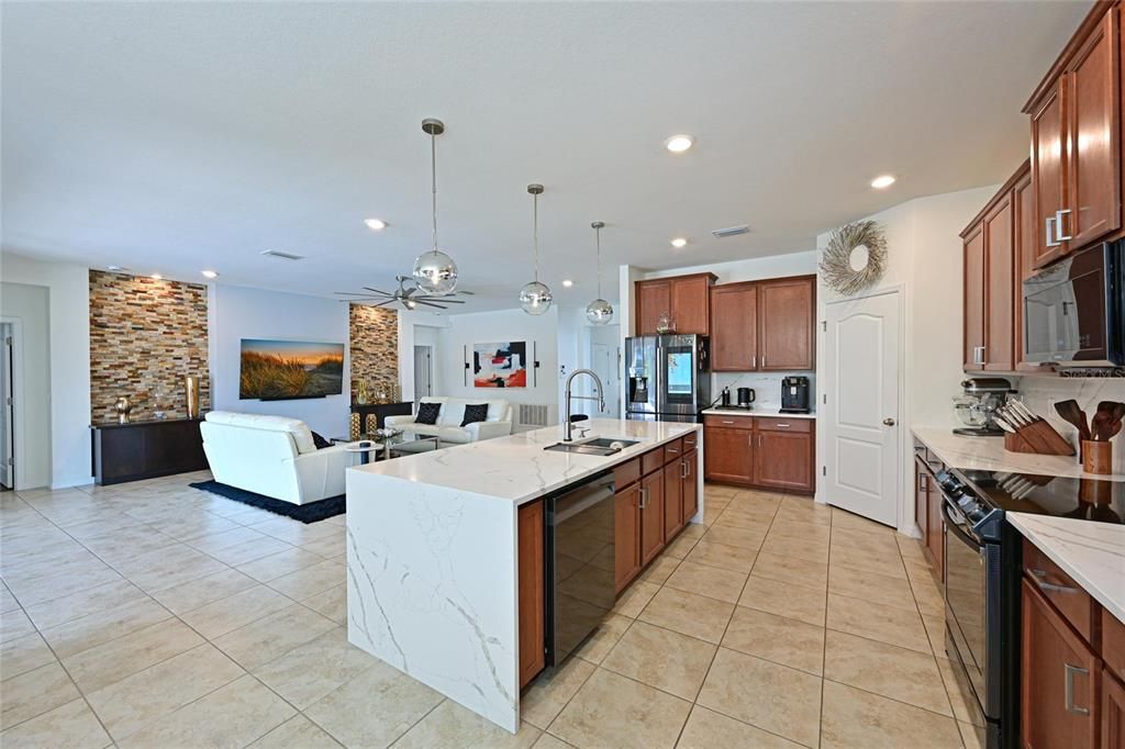 For Sale: $824,900 (3 beds, 3 baths, 2642 Square Feet)