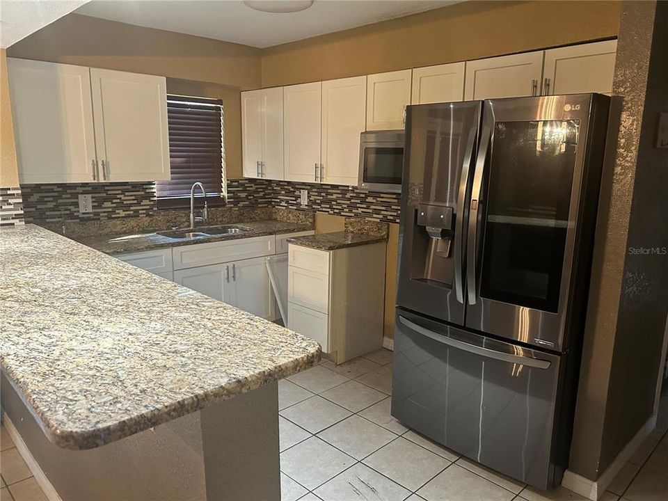 待售: $275,000 (3 贝兹, 1 浴室, 1160 平方英尺)