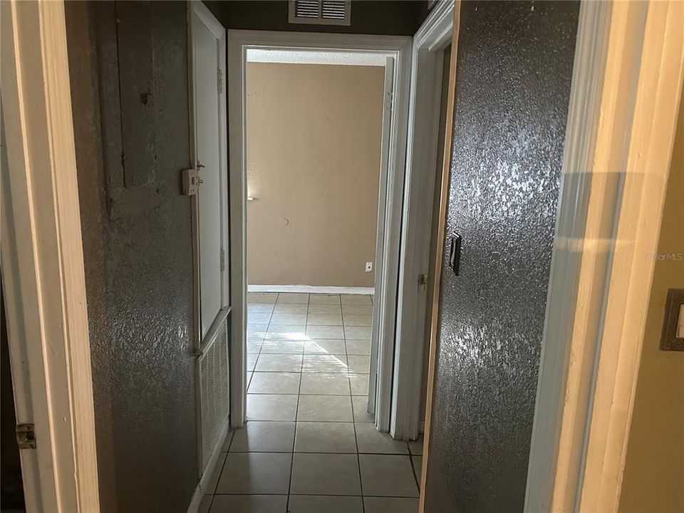 待售: $275,000 (3 贝兹, 1 浴室, 1160 平方英尺)