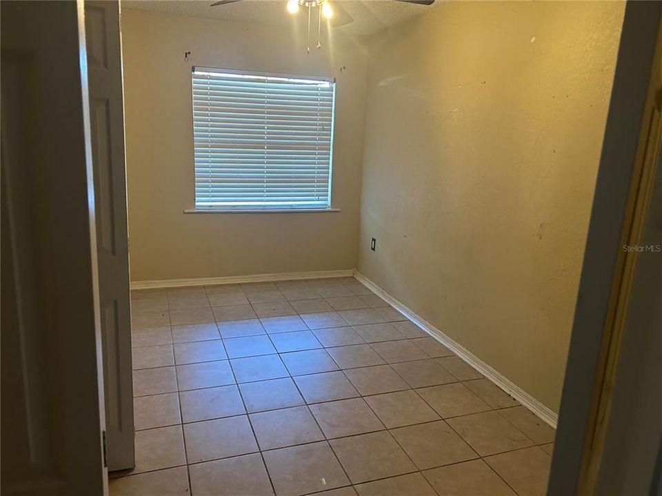 待售: $275,000 (3 贝兹, 1 浴室, 1160 平方英尺)