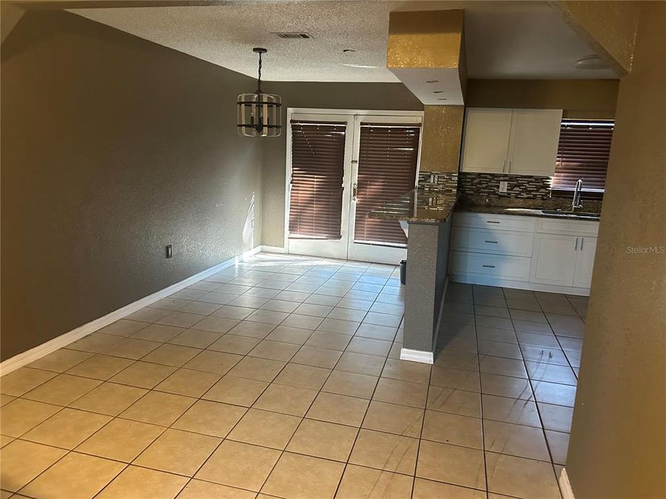 待售: $275,000 (3 贝兹, 1 浴室, 1160 平方英尺)