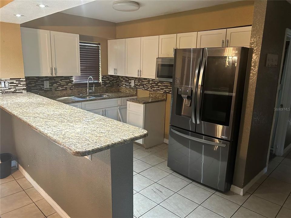 待售: $275,000 (3 贝兹, 1 浴室, 1160 平方英尺)