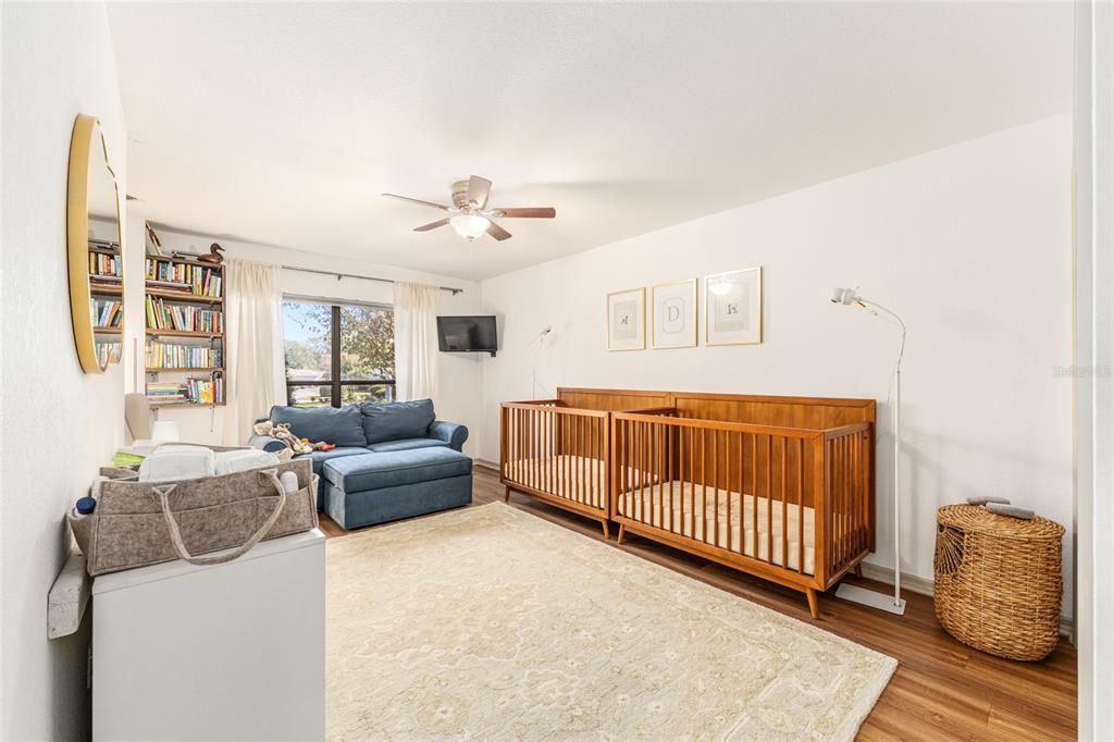 For Sale: $429,900 (3 beds, 3 baths, 2211 Square Feet)