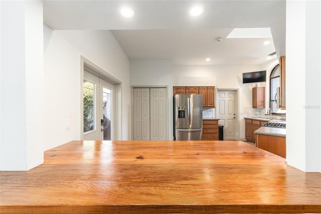 For Sale: $429,900 (3 beds, 3 baths, 2211 Square Feet)