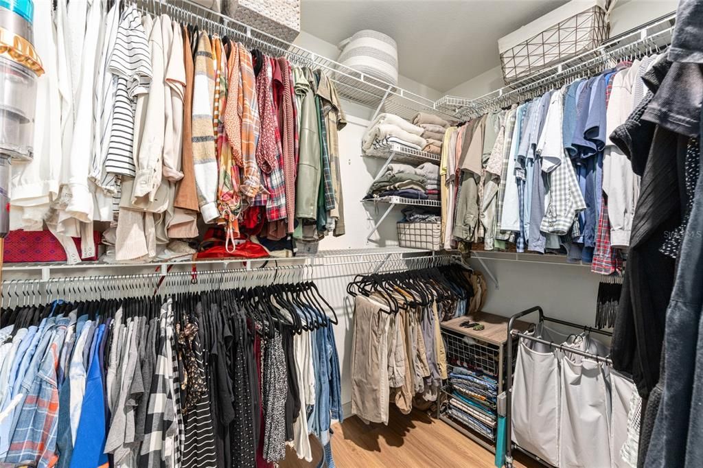 For Sale: $429,900 (3 beds, 3 baths, 2211 Square Feet)